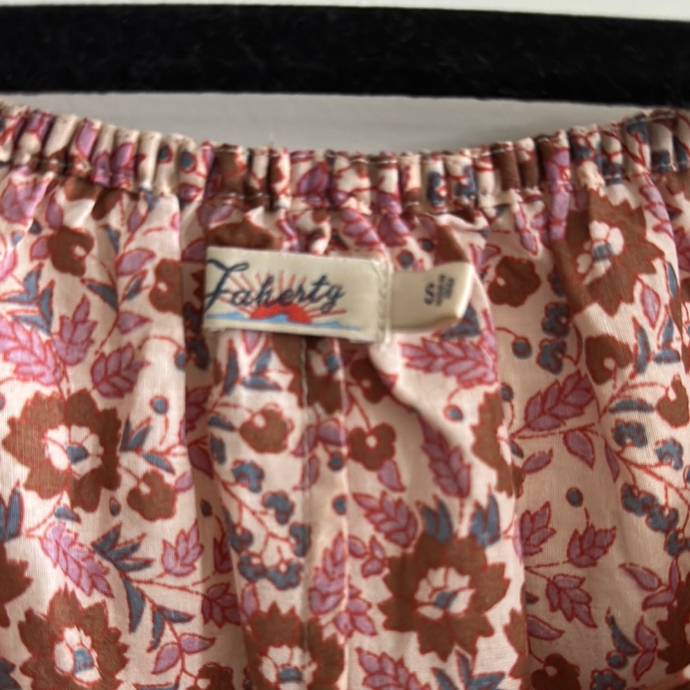 Faherty Pink and White Puff Sleeve Blouse with Tie Front - Picture 2 of 5